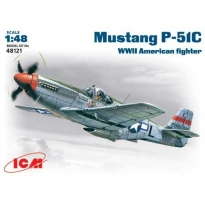 Mustang P-51 C WWII US Air Forces fighter (1:48)