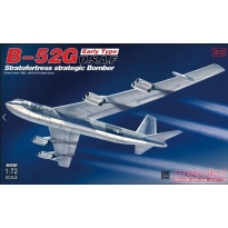 Modelcollect UA72207 B-52G early type U.S.A.F Stratofortress strategic bomber Broken Arrow 1966, with B-28 Nuclear bomb (1:72)