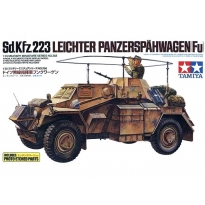 Tamiya 35268 Sd.Kfz.223 Leichter Panzerspähwagen(Fu) includes photo-etched parts (1:35)
