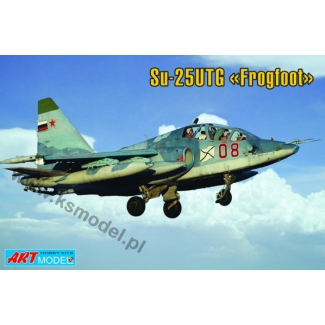 Art Model 7213 Su-25UTG "Frogfoot" (1:72)
