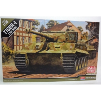 Academy 13287 Tiger I Mid Version, Invasion of Normandy 70th Anniversary (1:35)