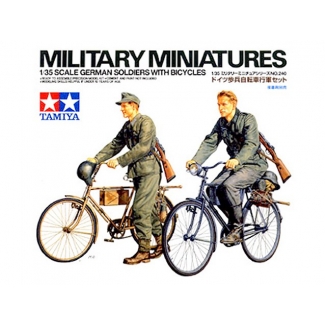 Tamiya 35240 German Soldiers with Bicycles (1:35)