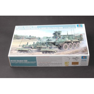 Trumpeter 01574 M1132 Stryker Engineer Squad Vehicle w/LWMR-Mine Roller/SOB (1:35)