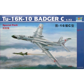 Trumpeter 01613 Tupolev Tu-16K-10 Badger C (1:72)