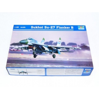 Trumpeter 02224 Sukhoi Su-27 Flanker B (1:32)