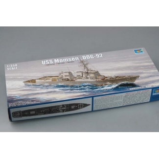 Trumpeter 04527 American Destroyer USS Momsen DDG-92 (1:350)